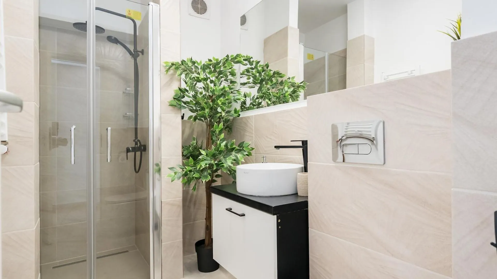 Big Central Apartment - 3Br - Piata Unirii Bucharest