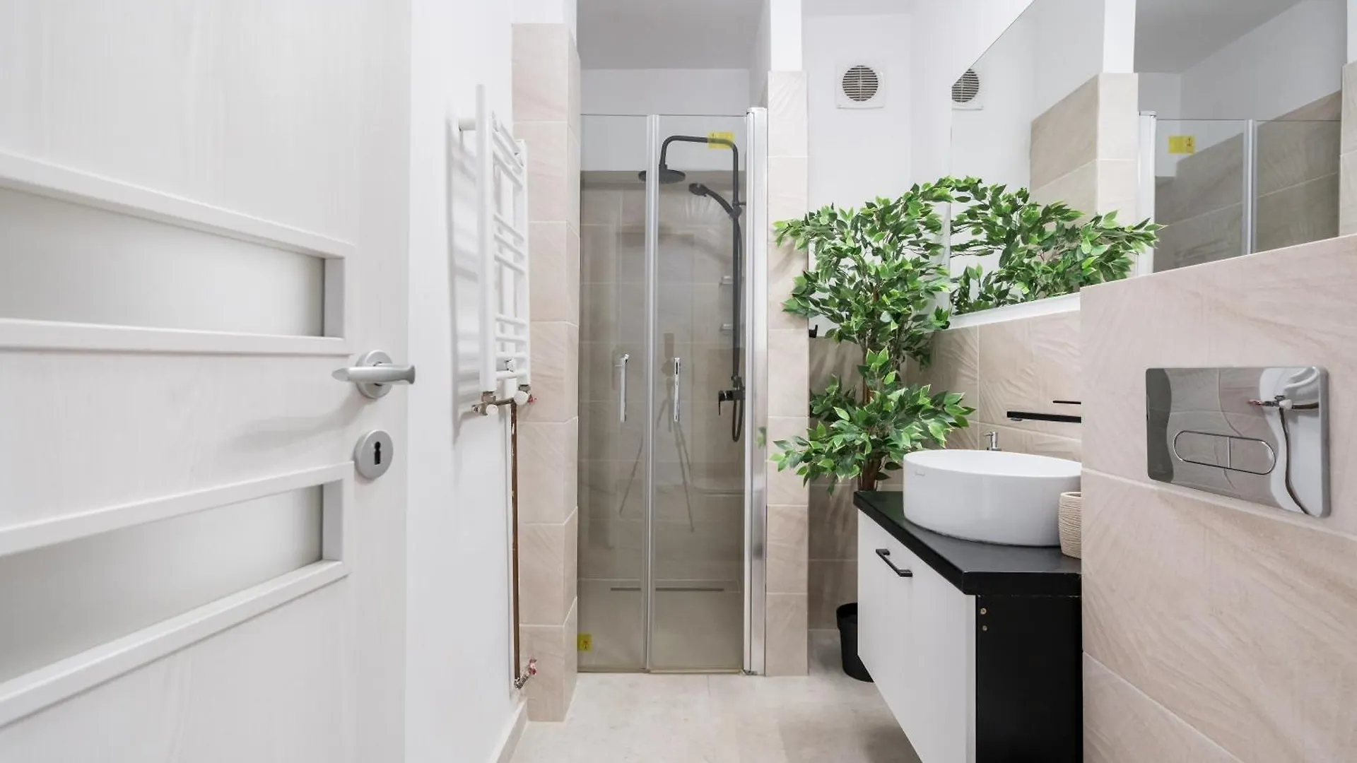 Big Central Apartment - 3Br - Piata Unirii Bucharest