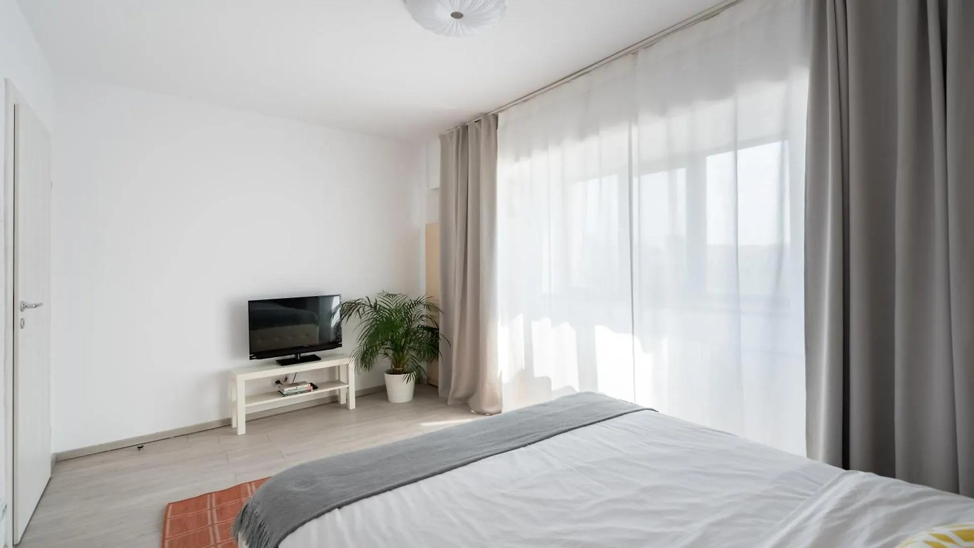 Big Central Apartment - 3Br - Piata Unirii Bucharest
