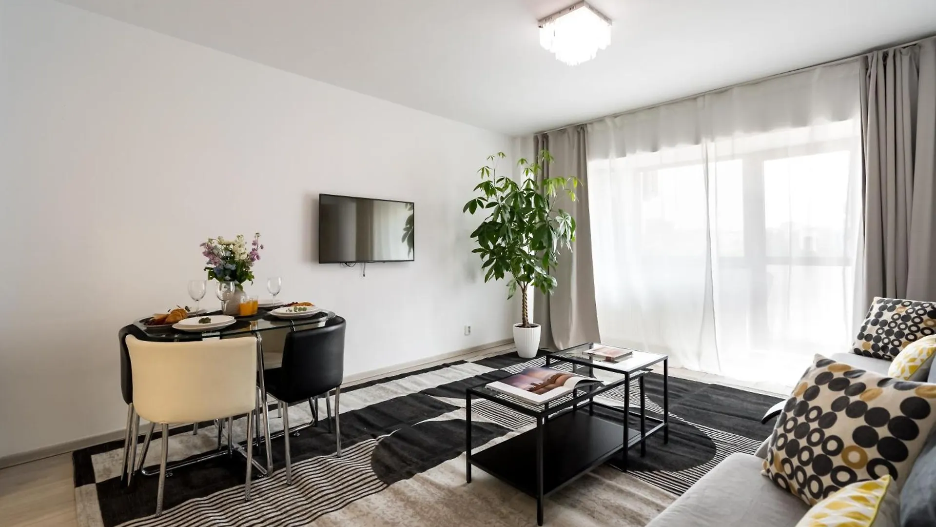 Big Central Apartment - 3Br - Piata Unirii Bucharest