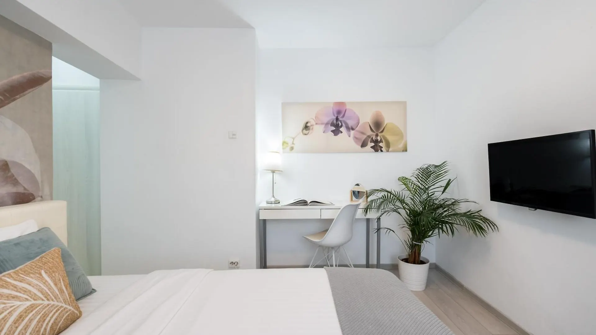 Big Central Apartment - 3Br - Piata Unirii Bucharest