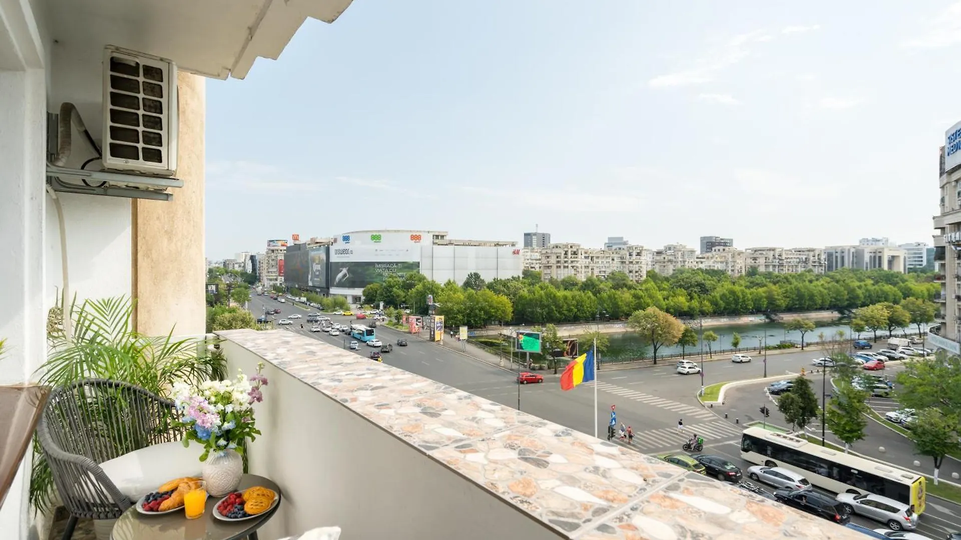 Big Central Apartment - 3Br - Piata Unirii Bucharest