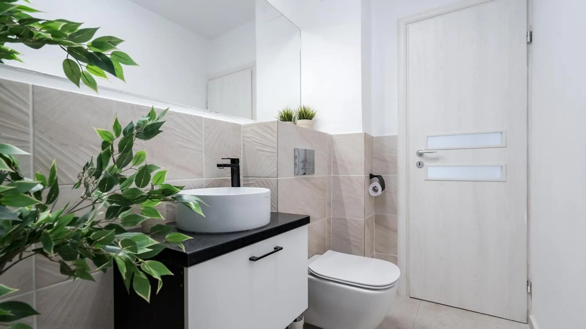 Big Central Apartment - 3Br - Piata Unirii Bucharest